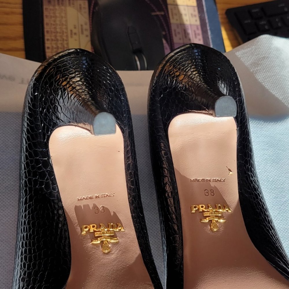 Prada Black Crocodile Leather Pumps - US 7.5 / IT38 - Picture 6 of 7